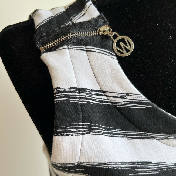 Black and White Distorted Stripe Zipper Shoulder Dress - Picture 2 of 3
